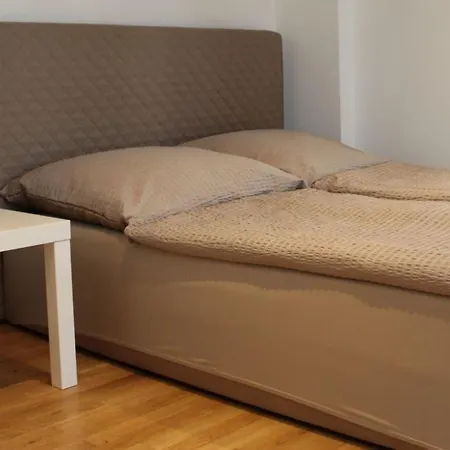 Lejlighed And Big For Up To 10 People In A Very Good Location Of Munich! Good For Oktoberfest! *
